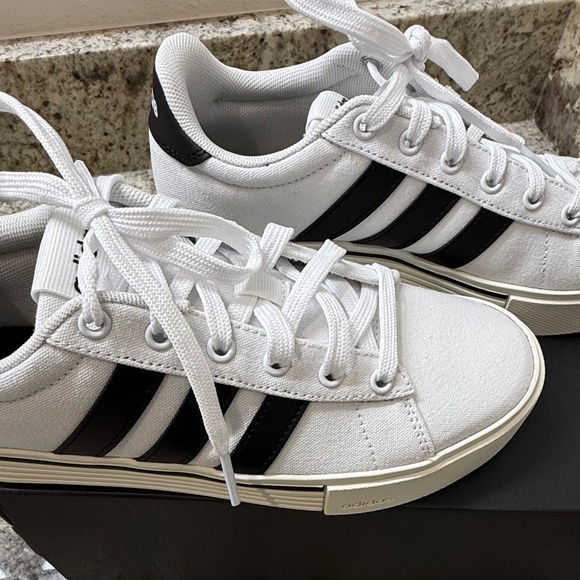 NWT Adidas Unisex Canvas Casual Sneaker White/Black/Off White (Size W6.5 / M5.5) - Picture 10 of 11